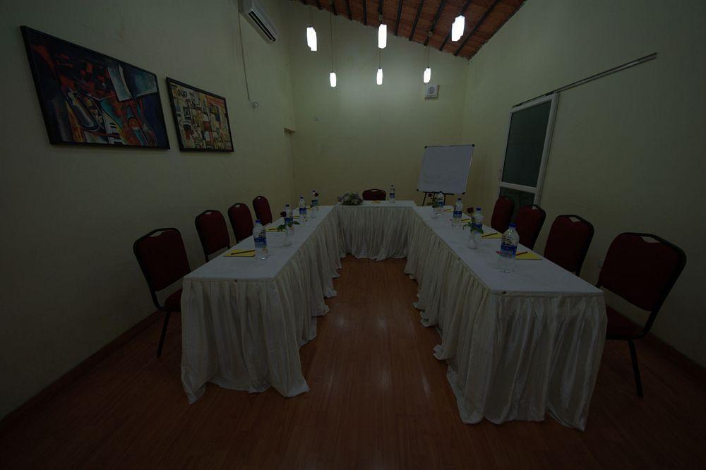 Hm Suites & Studios Bangalore Luaran gambar