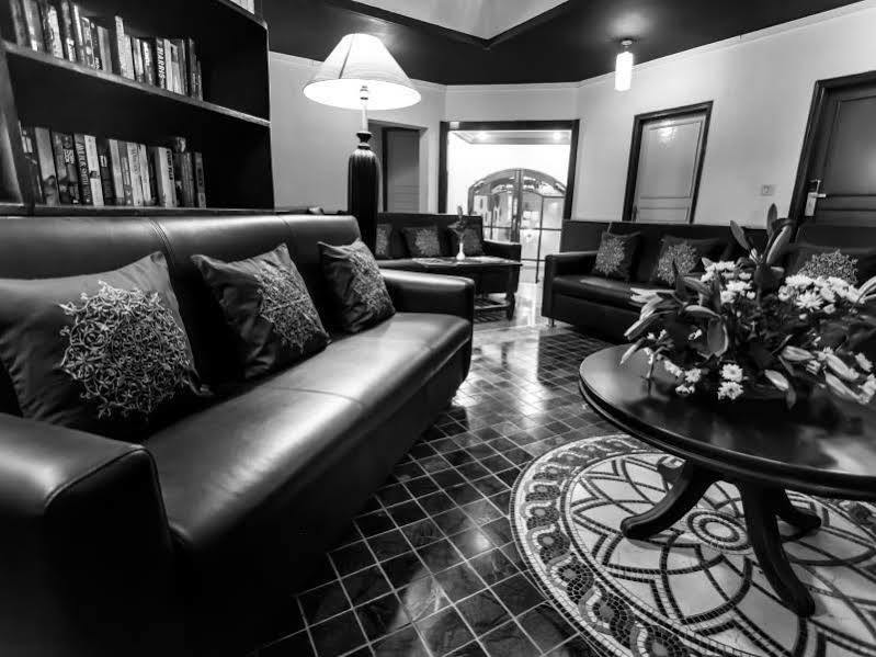 Hm Suites & Studios Bangalore Luaran gambar